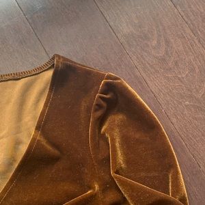 m brown velvet forever 21 v neck long sleeve!